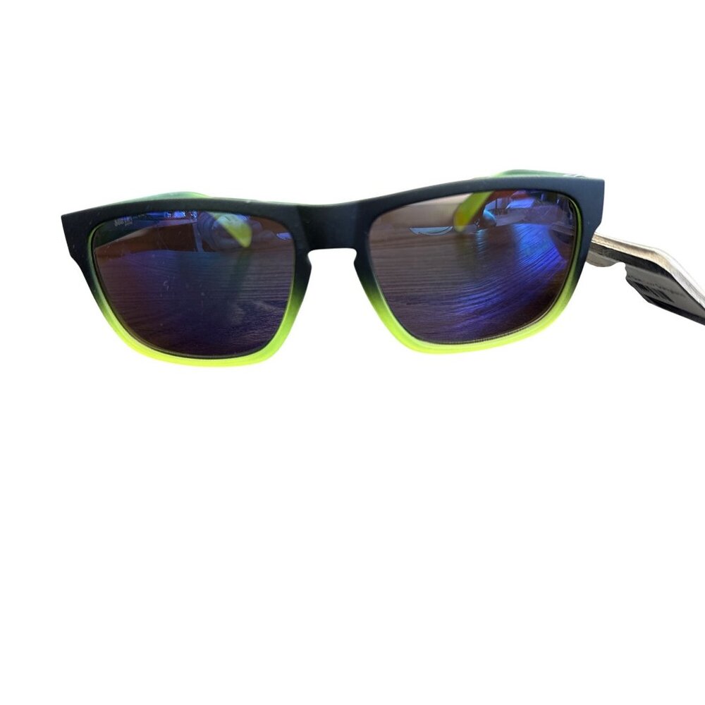 Foster Grant Sun Luv Green Gradient BPA-Free Sunglasses With UV Protection - Picture 2 of 6